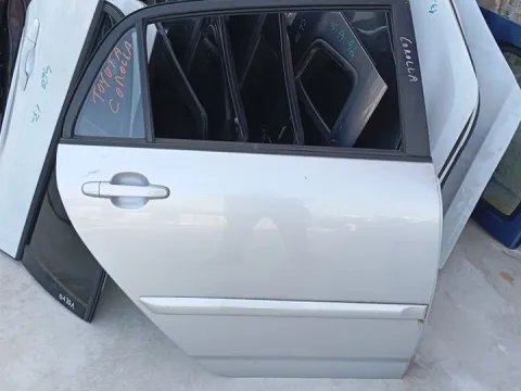 Πόρτα Πίσω Δεξιά ( Με Στραβές Βίδες ) για TOYOTA COROLLA (2002 - 2004) (E120) Hatchback - 5dr (KM22) , (2004 - 2007) (E120) *Ε*