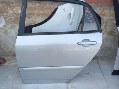 Πόρτα Πίσω Αριστερή ( Με Στραβές Βίδες ) για TOYOTA COROLLA (2002 - 2004) (E120) Hatchback - 5dr (KM22) , (2004 - 2007) (E120) *Ε*