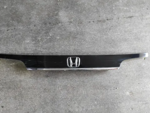 Φάσα - Χρώμιο Απο Πορτ-Μπαγκάζ για HONDA CRV (2012 - 2014)