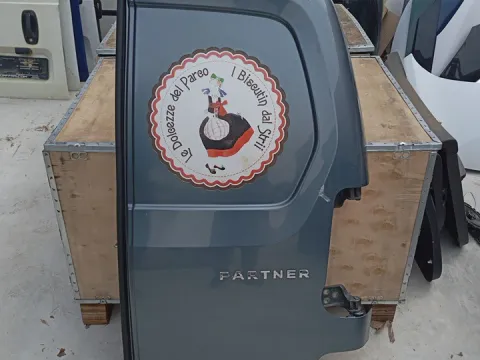 Πόρτα Πίσω Δεξιά Δίφυλλη Χ.Τζάμι για PEUGEOT PARTNER (2008 - 2012) Mini Van , (2013 - ) , CITROEN BERLINGO (2008 - 2015) , (2015 - 2018) (B9) *ITALY* *Γ*