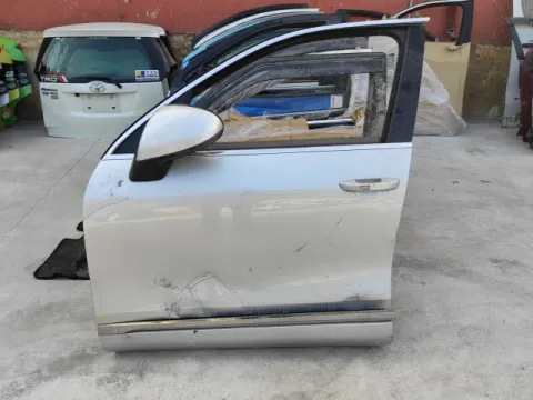 Πόρτα Εμπρός Αριστερή ( Οχι Πολυ Καθαρη ) *dub* για VW TOUAREG (2011 - ) (7P5) *Ε*