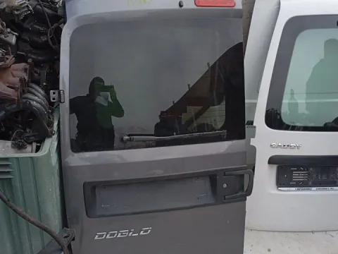 Πόρτα Πίσω Αριστερή Δίφυλλη Με Τζάμι για FIAT DOBLO (2010 - 2015) (152) Van Cargo , (2015 - 2022) Mini Van *ITALY* *Γ*