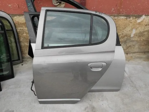 Πόρτα Πίσω Αριστερή για TOYOTA YARIS (1999 - 2002) (XP10) Hatchback - 5dr , (2003 - 2005) (XP10) Hatchback - 5dr (VNKKL123X0A) *Ε*