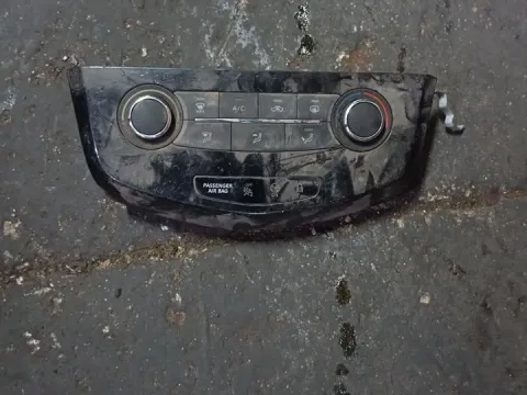 Χειριστήρια Καλοριφέρ 275004BE0C για NISSAN QASHQAI (2014 - 2017) ( J11 ) 