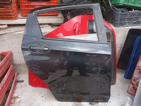 Πόρτα Πίσω Δεξιά *dub* για TOYOTA YARIS (2012 - 2014) Hatchback - 5dr , (2015 - 2017) *Ε*