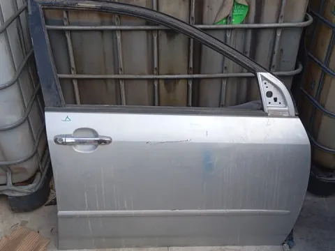 Πόρτα Εμπρός Δεξιά ( Με Στραβές Βίδες ) * dub * για TOYOTA COROLLA (2002 - 2004) (E120) Hatchback - 5dr (KM22) , (2004 - 2007) (E120) *Ε*