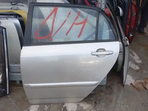 Πόρτα Πίσω Αριστερή (Ίσιες Βίδες) για TOYOTA COROLLA (2002 - 2004) (E120) , (KM22) , (2004 - 2007) (E120) Hatchback - 5dr *Ε*