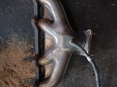 Πολλαπλή Εξαγωγής 06253031 για VW CADDY (2004 - 2010) (2KA - 2KH) ΠΑΛΕΤΑ 3