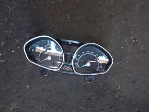 Όργανα Ταμπλό Κοντέρ VP8A6F10894BC για FORD FIESTA (2008 - 2012) Mk6 (JA8) 