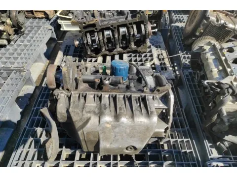 Κινητήρας Κορμός - Καπάκι ( Για Ανταλλακτικα ) Απο RENAULT CLIO (1998 - 2001) (BB_) (CB_) (BB) Hatchback - 5dr 1900 (F8Q630) 64 *ΝΕΑ ΓΕΝΙΑ* ΠΑΛΕΤΑ 633 * - 