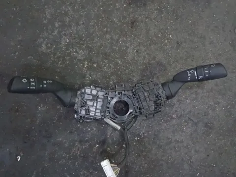 Διακόπτης Φλας 17J915 για TOYOTA COROLLA (2018 - ) (E210) 