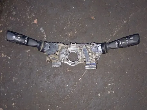 Διακόπτης Φλας 17J915 για TOYOTA AURIS (2016 - ) 