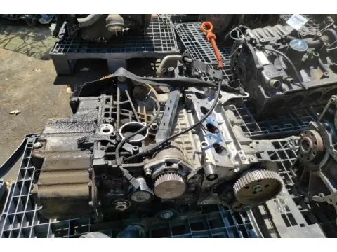 Κινητήρας Κορμός - Καπάκι ( Για Ανταλλακτικα ) Απο VW POLO (2002 - 2005) (9N) Hatchback - 5dr 1400 (AUB) (BBZ) Petrol 101 16 valve *ΝΕΑ ΓΕΝΙΑ**ΠΑΛΕΤΑ 641* - 