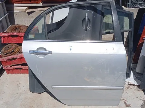 Πόρτα Πίσω Δεξιά (Στραβές Βίδες) *DUB* για TOYOTA COROLLA (2002 - 2004) (E120) Sedan - 4dr (KM28) , (2004 - 2007) (E120) *Ε*