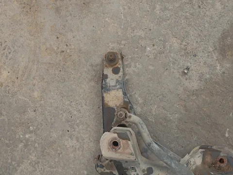 Ψαλίδι Εμπρός Δεξί για MITSUBISHI CARISMA (1999 - 2004) (DA) Sedan - 4dr 1300 (4G13) Petrol 83 SOHC 16V  * ΔΒ *