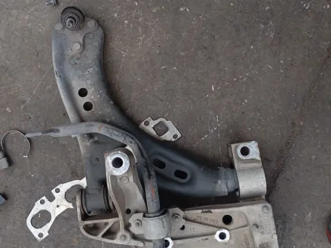 Ψαλίδι Εμπρός Δεξί για VW GOLF (2004 - 2008) Mk5 (1K1) 1600 (BAG) (BLF) (BLP) Petrol 115 FSI * ΔΒ *