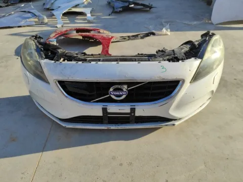 Μούρη (Χ.καπό και φτερά) (Με Xenon Φανάρια και Πιτσιλιστήρια) για VOLVO V40 (2013 - ) *Γ*