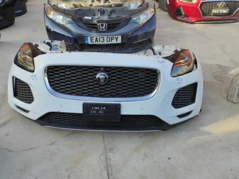 Μούρη (με καπό και φτερά) (Με Xenon Φανάρια , Με Parktronic και Με Κάμερα) για JAGUAR E-PACE (2017 - 2021) X540 *Γ*