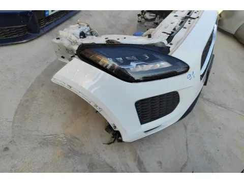 Μούρη (με καπό και φτερά) (Με Xenon Φανάρια , Με Parktronic και Με Κάμερα) για JAGUAR E-PACE (2017 - 2021) X540 *Γ* - 