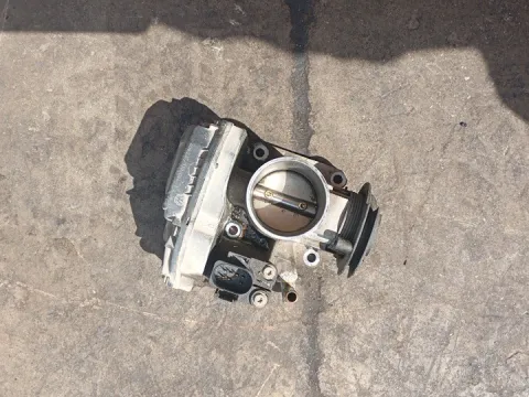 Σώμα Πεταλούδας 408237130004 για VW GOLF (1998 - 2004) Mk4 (1J1) 