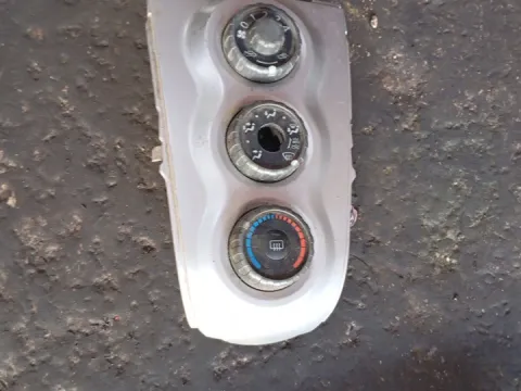 Χειριστήρια Καλοριφέρ 554060D190 για TOYOTA YARIS (2009 - 2012) (XP90) 