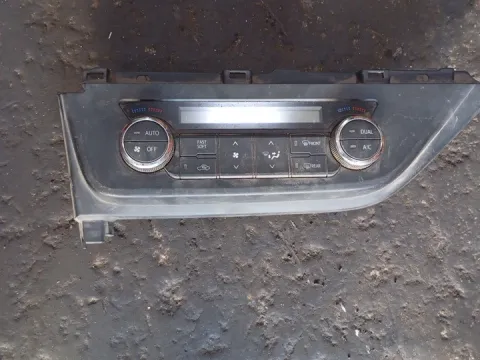 Χειριστήρια Καλοριφέρ για TOYOTA AURIS (2013 - 2015) 