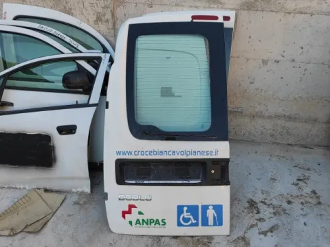 Πόρτα Πίσω Αριστερή Δίφυλλη Με Τζάμι Υπερυψωμένη για FIAT DOBLO (2010 - 2015) (152) , (2015 - 2022) *Γ*