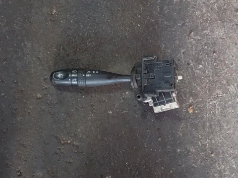 Διακόπτης Φώτων-Φλάς 1736481 για TOYOTA YARIS (1999 - 2002) (XP10) 