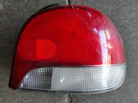 Φανάρι Πίσω Δεξί ( Ραγισμένο ) για HYUNDAI ACCENT (1997 - 1999) (UA) (X3) 