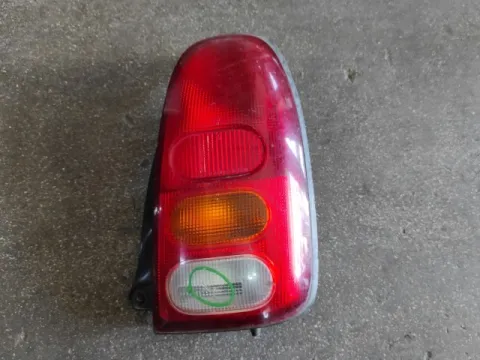 Φανάρι Πίσω Δεξί ( Ραγισμενο ) για DAIHATSU CUORE (1998 - 2003) VI Hatchback 