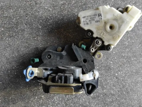 Ηλεκτρομαγνητική Κλειδαριά Εμπρός Δεξιά 4 Pin για NISSAN ALMERA (2000 - 2002) (N16) , (2002 - 2006) (N16) 