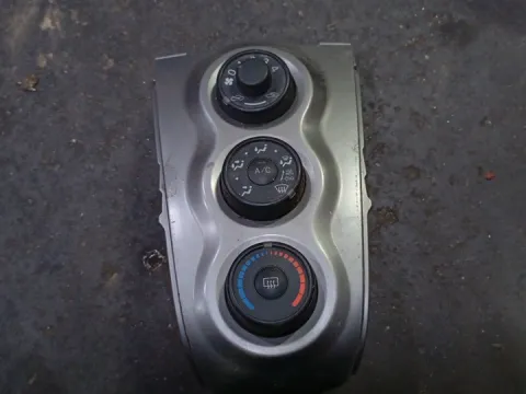 Χειριστήρια Καλοριφέρ 554060D190 για TOYOTA YARIS (2009 - 2012) (XP90) 