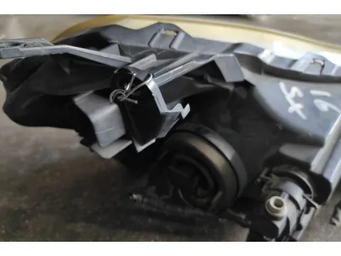 Φανάρι Εμπρός Αριστερό ( Σπασμενη Βαση ) για SUZUKI SX4 (2007 - 2009) (RW) , FIAT SEDICI (2007 - 2010)  - 