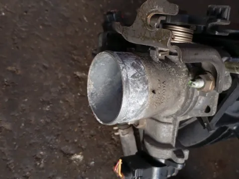 Σώμα Πεταλούδας 2227021010 για TOYOTA YARIS (2003 - 2005) (XP10) 