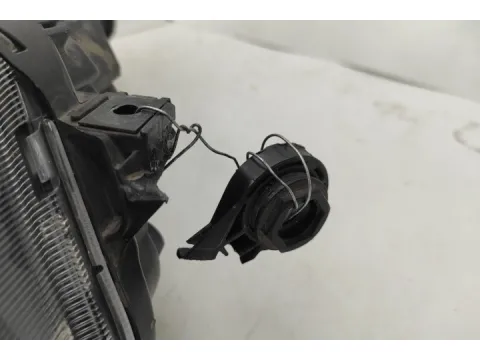 Φανάρι Εμπρός Δεξί ( Με Σπασμενη Βαση ) για SEAT IBIZA (2017 - ) (6F)  - 