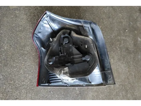 Φανάρι Πίσω Δεξί ( Ελαττωματικες Βασεις ) για TOYOTA COROLLA (2002 - 2004) (E120)  - 