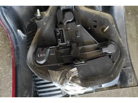 Φανάρι Πίσω Δεξί ( Ελαττωματικες Βασεις ) για TOYOTA COROLLA (2002 - 2004) (E120)  - 