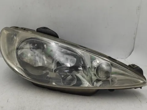 Φανάρι Εμπρός Δεξί ( Ραγισμενο ) για PEUGEOT 206 (2002 - 2008) SW