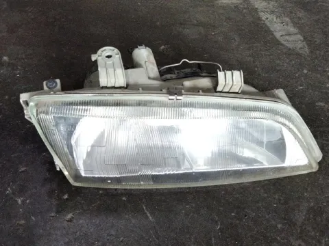 Φανάρι Εμπρός Δεξί ( Σπασμενες Βασεις ) για NISSAN PRIMERA (1996 - 1999) (P11) 