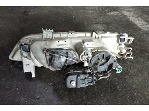 Φανάρι Εμπρός Δεξί ( Σπασμενες Βασεις ) για NISSAN PRIMERA (1996 - 1999) (P11)  - 