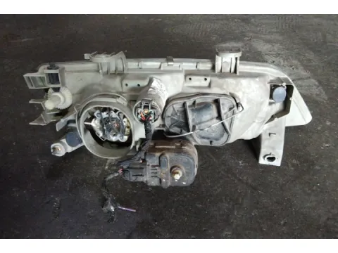 Φανάρι Εμπρός Αριστερό ( Σπασμενη Βαση ) για NISSAN PRIMERA (1996 - 1999) (P11)  - 