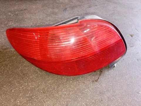 Φανάρι Πίσω Αριστερό Ελαττωματικό -02 για PEUGEOT 206 (2000 - 2008) CC Cabrio - 2dr 