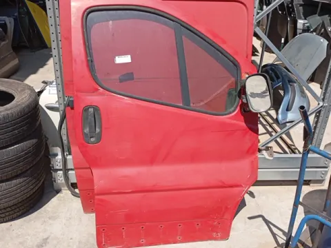 Πόρτα Εμπρός Δεξιά  Ελαττωματική για NISSAN PRIMASTAR (2001 - 2006) (X83) , (2007 -) (X83) , OPEL VIVARO (2002 - 2006) , (2006 - 2009) , RENAULT TRAFFIC (2002 - 2006) (FL) , (2006 - 2014) (FL) *Γ*