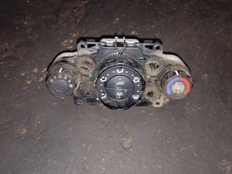 Χειριστήρια Καλοριφέρ 8A6119980CE για FORD FIESTA (2008 - 2012) Mk6 (JA8) 