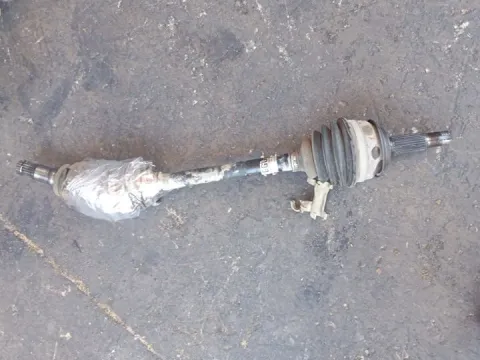 Ημιαξόνιο Εμπρός Αριστερό για TOYOTA YARIS (2006 - 2009) (KL9) 1400 (1ND-TV) Diesel 90 (NLP90) D-4D 
