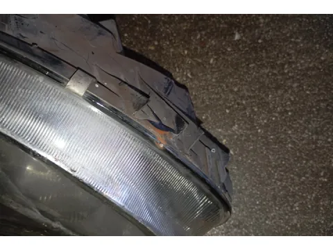 Φανάρι Εμπρός Δεξί Σπασμένη Βάση για TOYOTA AVENSIS (2000 - 2003) (T220)  - 