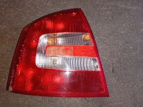 Φανάρι Πίσω Αριστερό Ελαττωματικό για SKODA OCTAVIA (2004 - 2008) 5 (1Z3-5) Hatchback - 5dr 