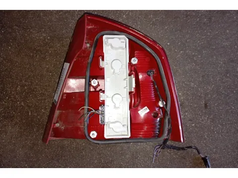Φανάρι Πίσω Αριστερό Ελαττωματικό για SKODA OCTAVIA (2004 - 2008) 5 (1Z3-5) Hatchback - 5dr  - 