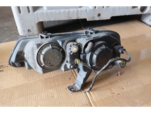 Φανάρι Εμπρός Δεξί Μαύρο Πλαίσιο για MG ZR (2003 - )  - 