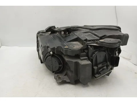 Φανάρι Εμπρός Δεξί Σπασμένη Βάση για AUDI Q2 (2016 - 2022 )  - 